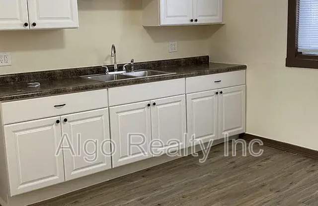 2918 Dupont Avenue North - 1 photos photos