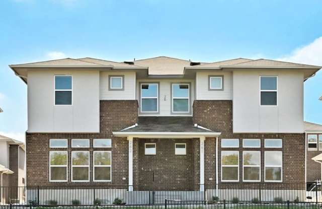 605 W South St - 605 West South Street, Leander, TX 78641