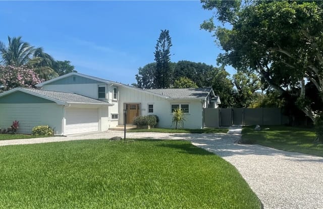 725 INDIAN LILAC ROAD - 725 Indian Lilac Road, Vero Beach, FL 32963