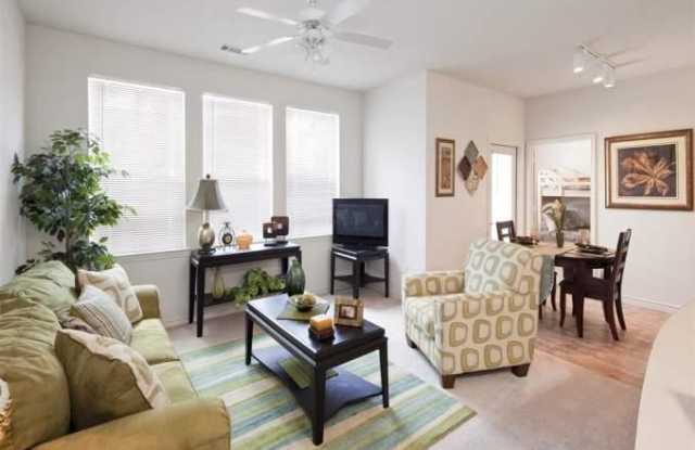 1832 Post Rd Gallery 4