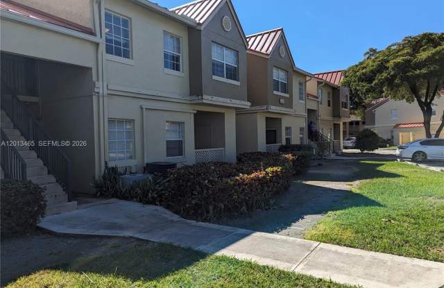 18308 NW 68th Ave photos photos