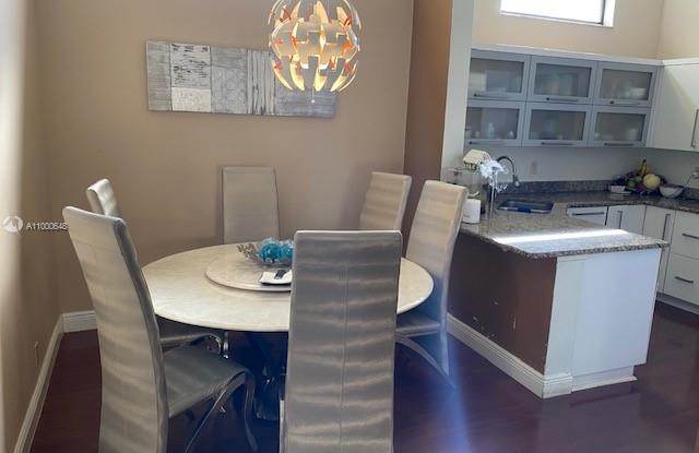 572 Lakeside Cir Gallery 4