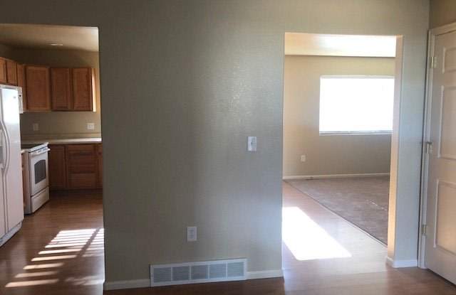 COMING SOON!!! Recently Remodeled 3 bedroom 2.5 bathroom! Gallery 4