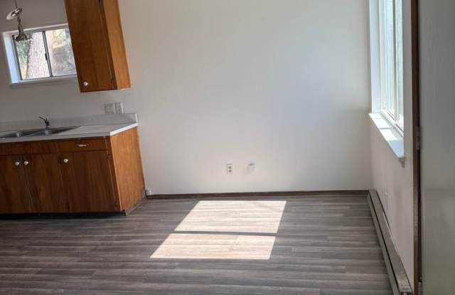 1430 NW Deane Gallery 3