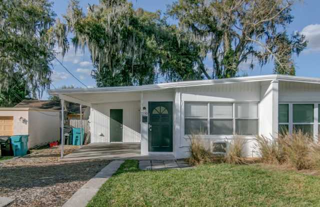 MOVE IN BY 7/1 and RECEIVE 2 WEEKS OFF YOUR FIRST MONTH'S RENT!!! Cozy 2 bed/2 bath home for rent in the Mills 50 District! photos photos