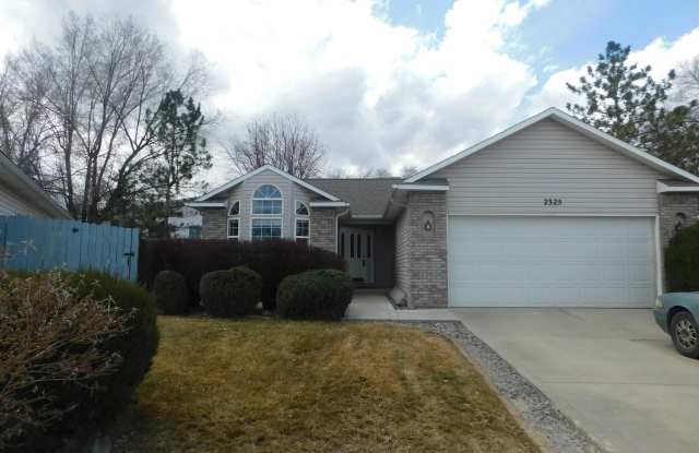 2325 Springside Court photos photos