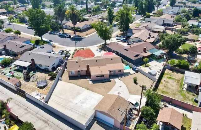 1655 Densmore Street Gallery 3