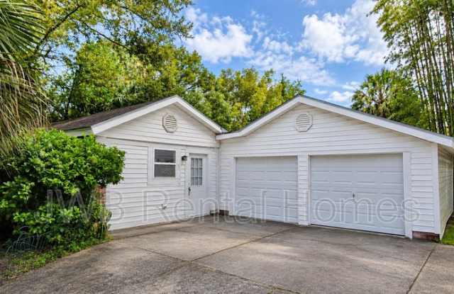 1379 Ingleside Ave photos photos