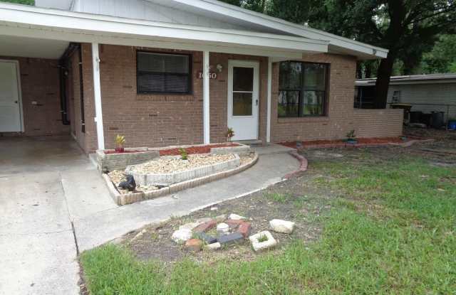 1050 Mantes Avenue photos photos