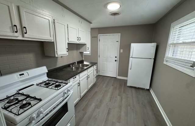 1023 East Dixon Street photos photos