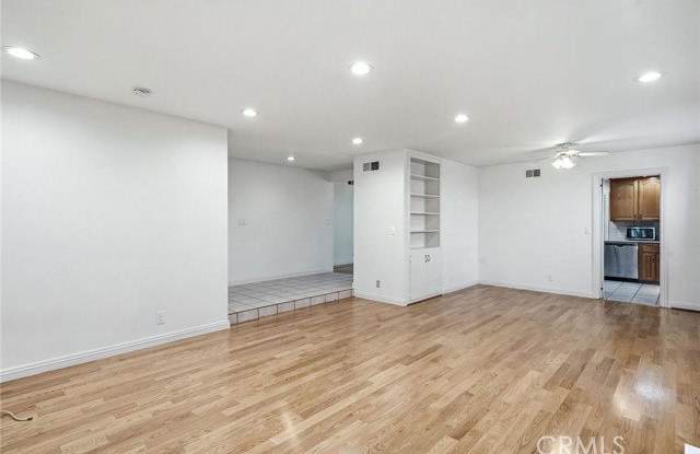 17617 Fremont Street Gallery 3