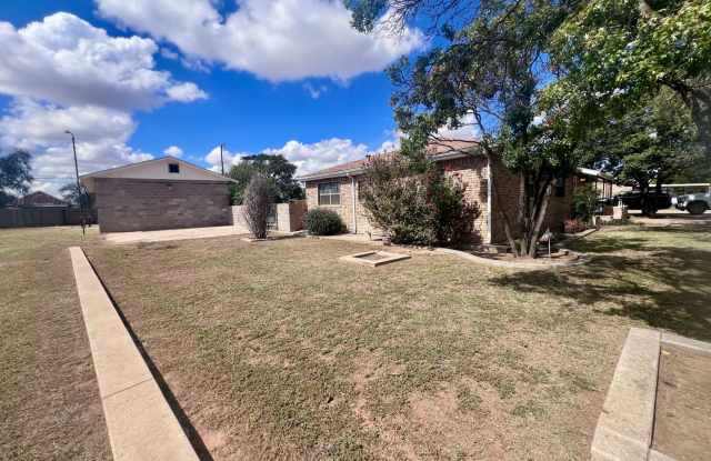 Large 3 Bedroom in Slaton Gallery 4