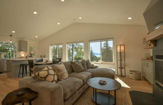 1200 Eric Ln photos photos