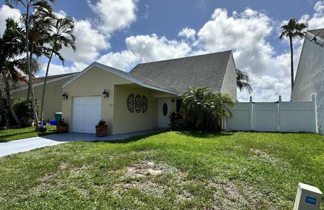 17 Tara Lakes Drive E photos photos
