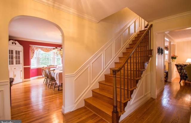 1921 MARSH RD Gallery 2