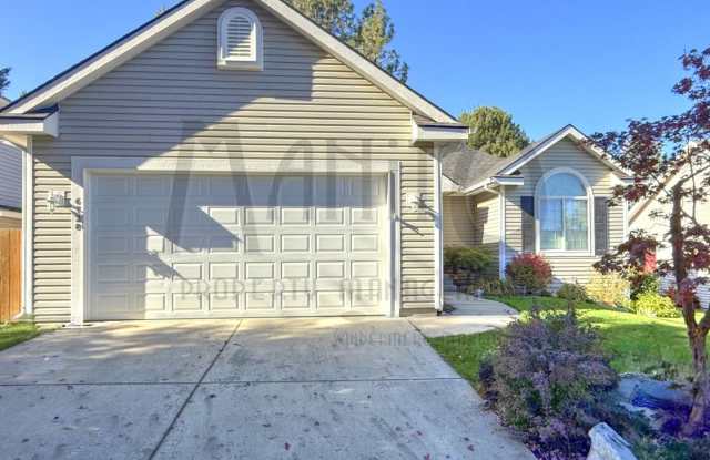 **MOVE IN SPECIAL** Spacious Eagle Ridge Home photos photos