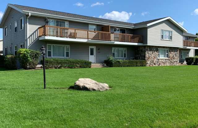 2 Bedroom Lower in Neenah. Heat & Water included photos photos