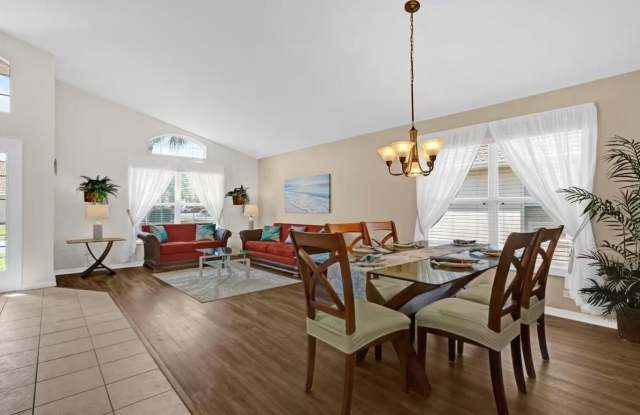 1438 SOLANA Circle Gallery 2