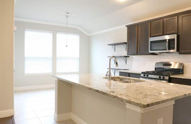 1108 Kingston Court Gallery 2