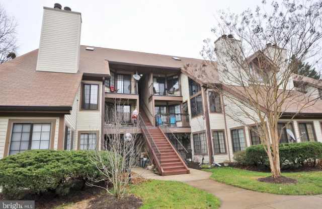 6015-F CURTIER DR - 6015 Curtier Dr, Franconia, VA 22310