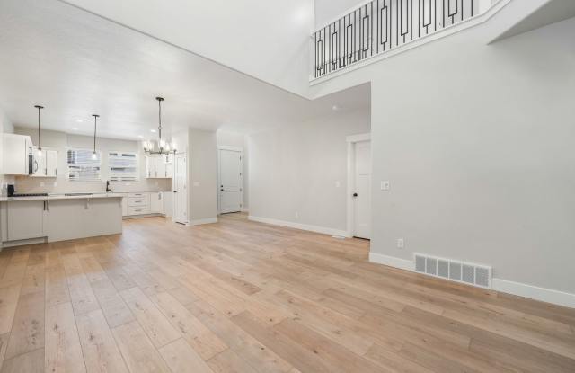 BRIGHT & SPACIOUS LEHI TOWNHOME | PET FRIENDLY photos photos