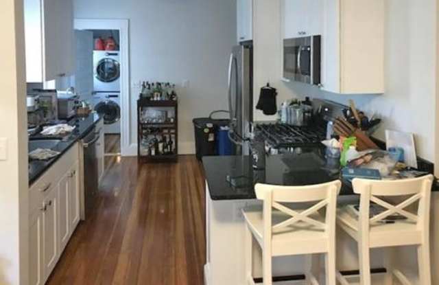 18 Ashland Gallery 3