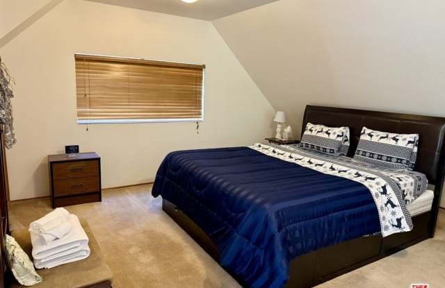 701 Pinnacle Dr photos photos