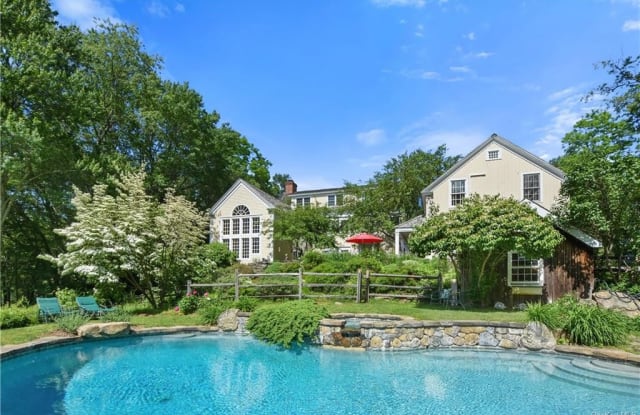 419 Cantitoe Street - 419 Cantitoe Street, Westchester County, NY 10507