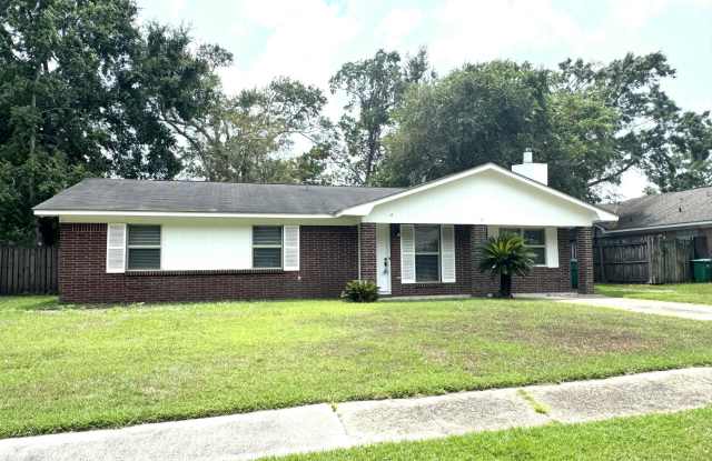 2819 Lawnwood Drive Gallery 1