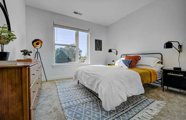 City's End - Fountain Square Apartments Gallery 4