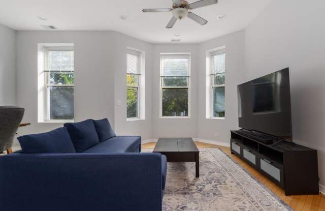 1518 N Ashland Avenue Gallery 4