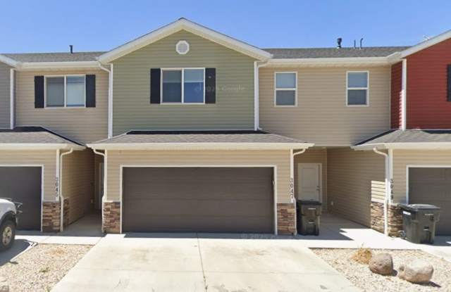 Charming 3 Bedroom Townhome with 2.5 Baths  2 Car Garage in Cedar City, Utah! photos photos