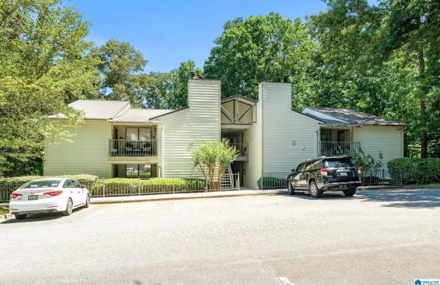 902 GABLES DRIVE Gallery 1