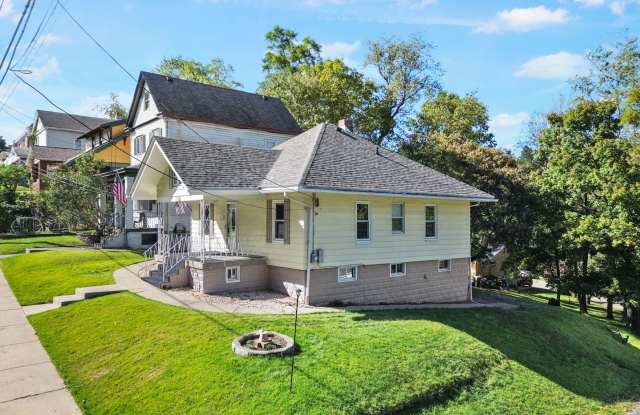 Move in TODAY! Check out this updated 2-bedroom in Carrick! Gallery 3