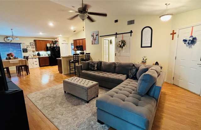732 OVERLOOK GROVE Drive Gallery 4