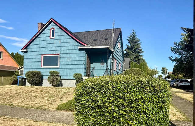 Charming Tacoma Craftsman with Spacious Basement & Bonus Area photos photos