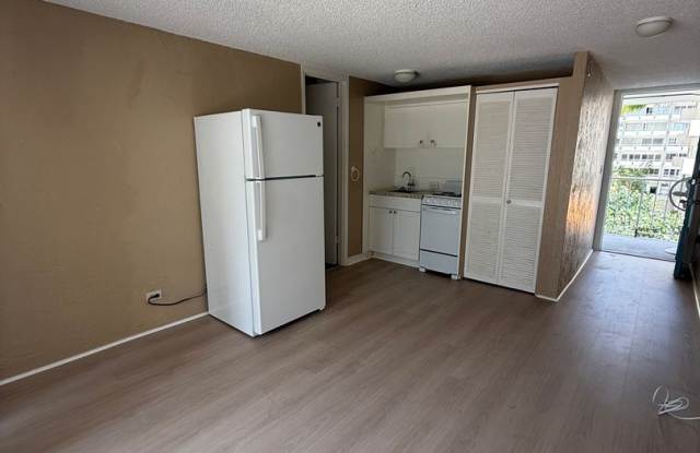 Studio in Waikiki, all utilities included. No parking. photos photos