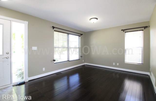 570 SE Carefree Lane Gallery 4