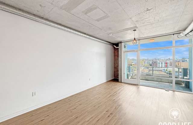 Gorgeous Studio W/ W/D, A/C, Balcony, Rooftop Deck, Gym, Jacuzzi with City views!! photos photos