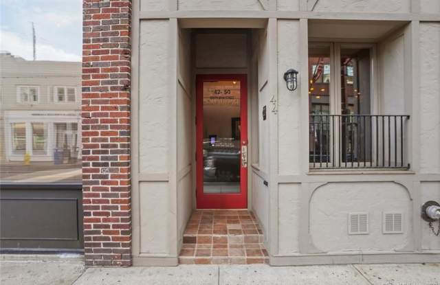 42 South Main Street Gallery 2