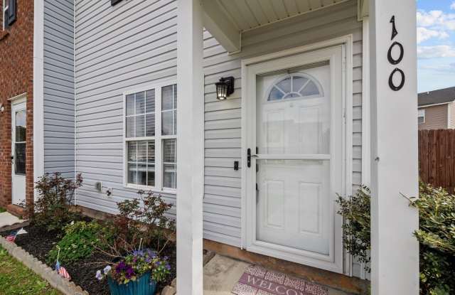 100 Pinegrove Court Gallery 3