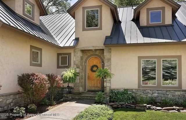 60 River Cove Court Gallery 4