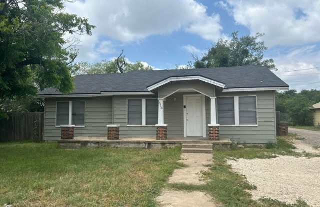 Cute 3 bedroom, 1 bath home on a nice size lot COMING SOON! Gallery 1