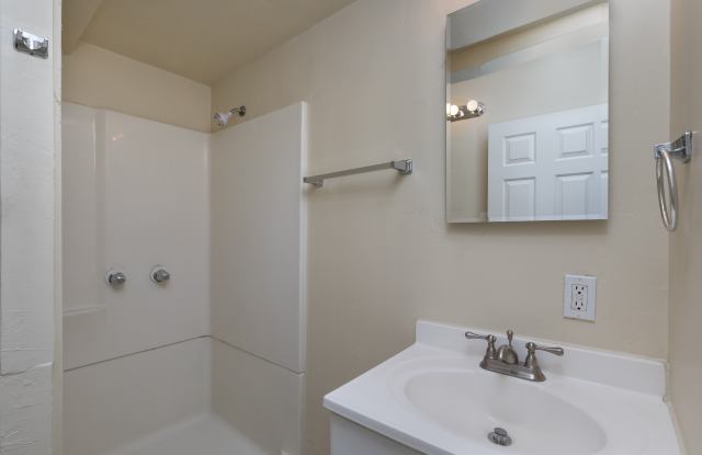 1646 East Indianola Avenue - 1 Gallery 2