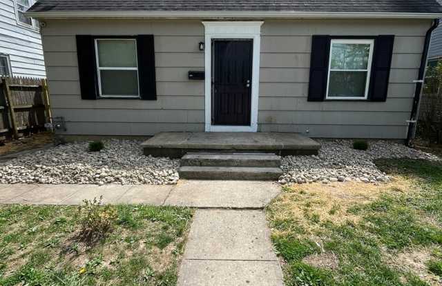 Beautifully Renovated 3BR Home with Modern Finishes & Spacious Living Areas photos photos