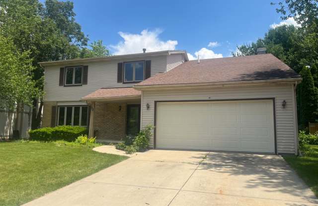Exceptional 4 Bedroom Home in East Bloomington - 30 Chiswick Circle, Bloomington, IL 61704