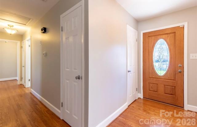 6618 Castlegate Drive Gallery 3