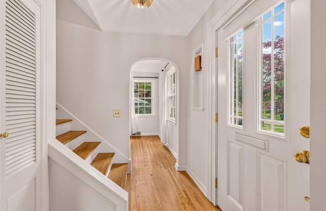 82 Clovercrest Drive Gallery 4