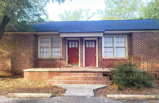 Two Bedroom Apt For Rent in Sumter SC. Free Application! - 18 Franklin Street, Sumter, SC 29150