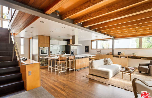 724 Superba Avenue photos photos